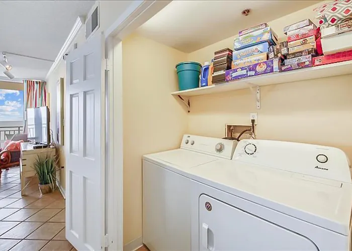 Carousel Apartment *